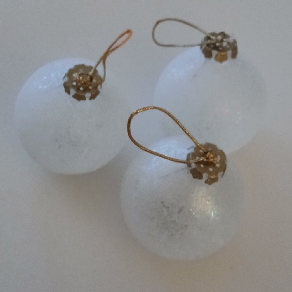 White Frosted Glass Christmas Ball Ornaments (3)